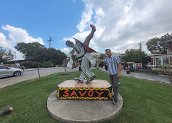 Outdoor Savoy sculpture on the Houston Museum lawn